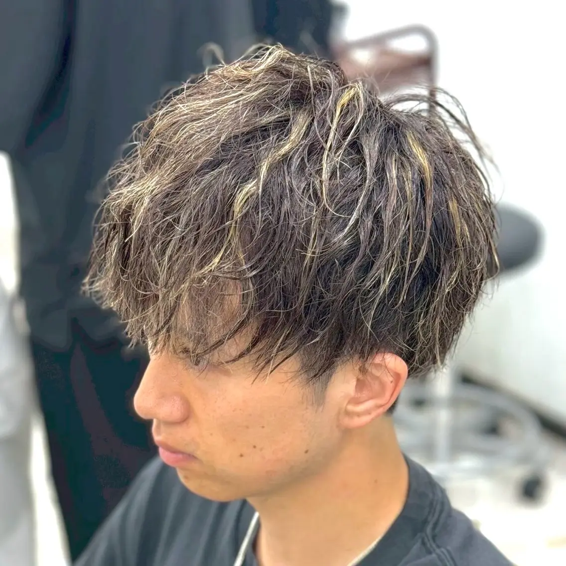 【冬先取り赤抜けスタイル👑】金メッシュの写真