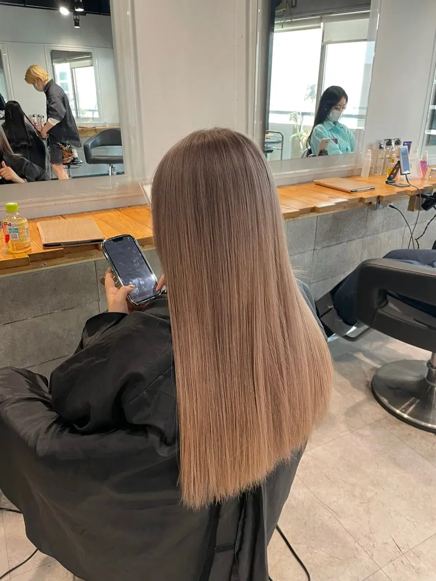 ロング カラー ヘアカラー トリートメント 川越ハイトーン🧸 Yumaのヘアスタイル