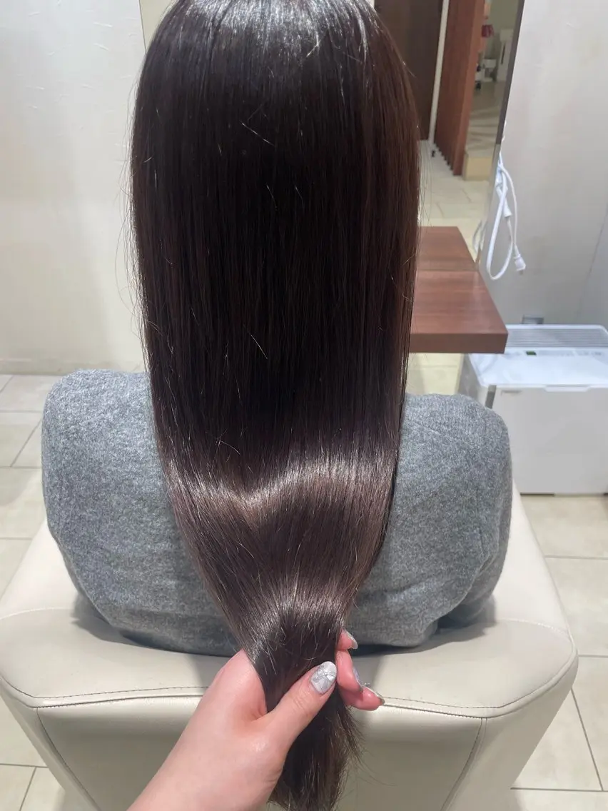 ロング カラー パープルカラー カット ヘアカラー トリートメント 森 邑奈のヘアスタイル
