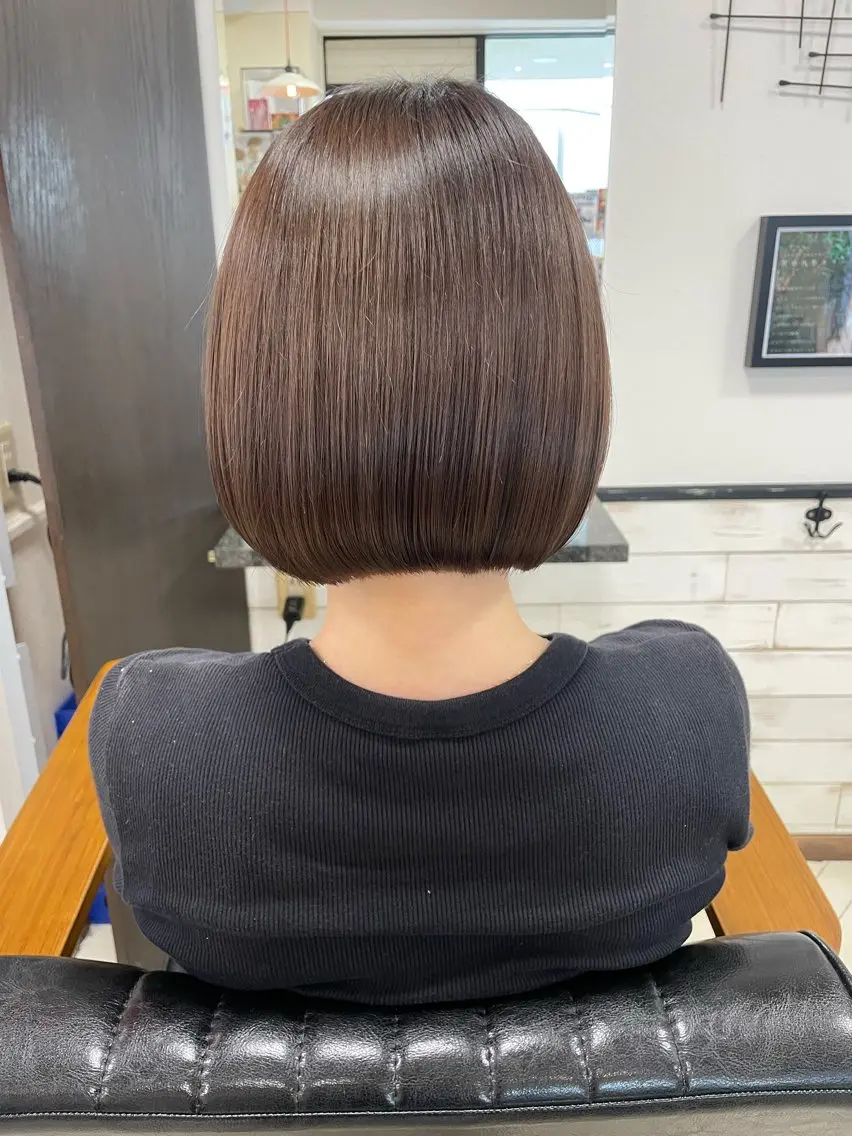 ショート カラー 切りっぱなしボブ ベージュカラー ブラウンカラー ブラウンベージュ ボブ 【ヌーベルバレ】 ゆきみのヘアスタイル