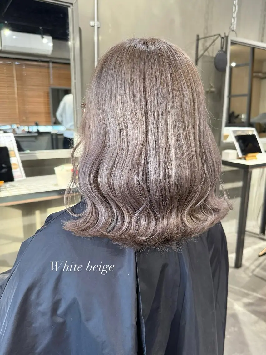 ミディアム カット ヘアカラー トリートメント 佐伯 桃のヘアスタイル
