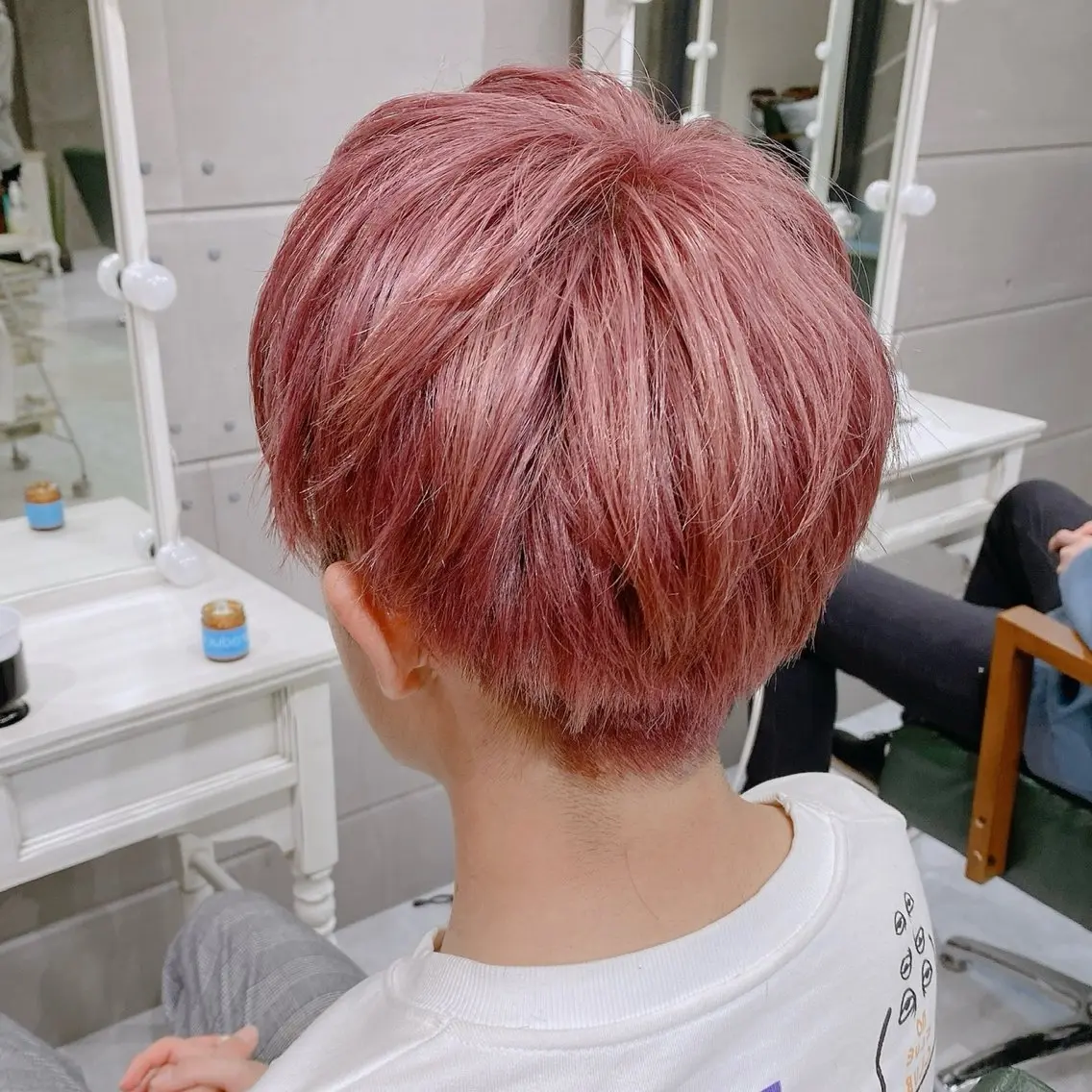 ショート カラー ブリーチ デザインカラー ハイトーンカラー ピンクカラー ヘアカラー トリートメント DAYS Men’sのヘアスタイル