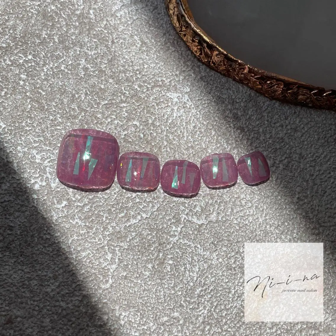 ネイル オーロラネイル フットネイル nail salon Ni-i-naのネイルデザイン