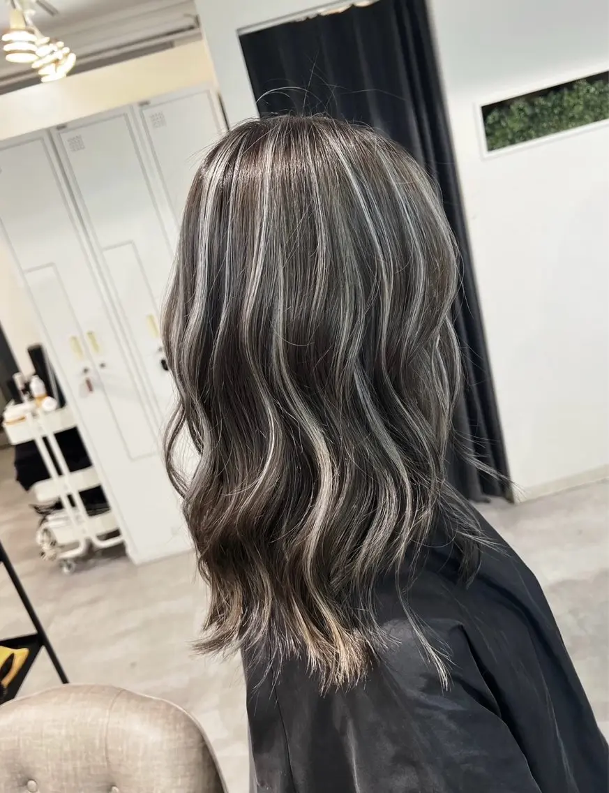 セミロング カラー ダークグレー ダークグレージュ グレージュ ハイライトカラー ハイライト 指名数No.1 /NAOYAのヘアスタイル