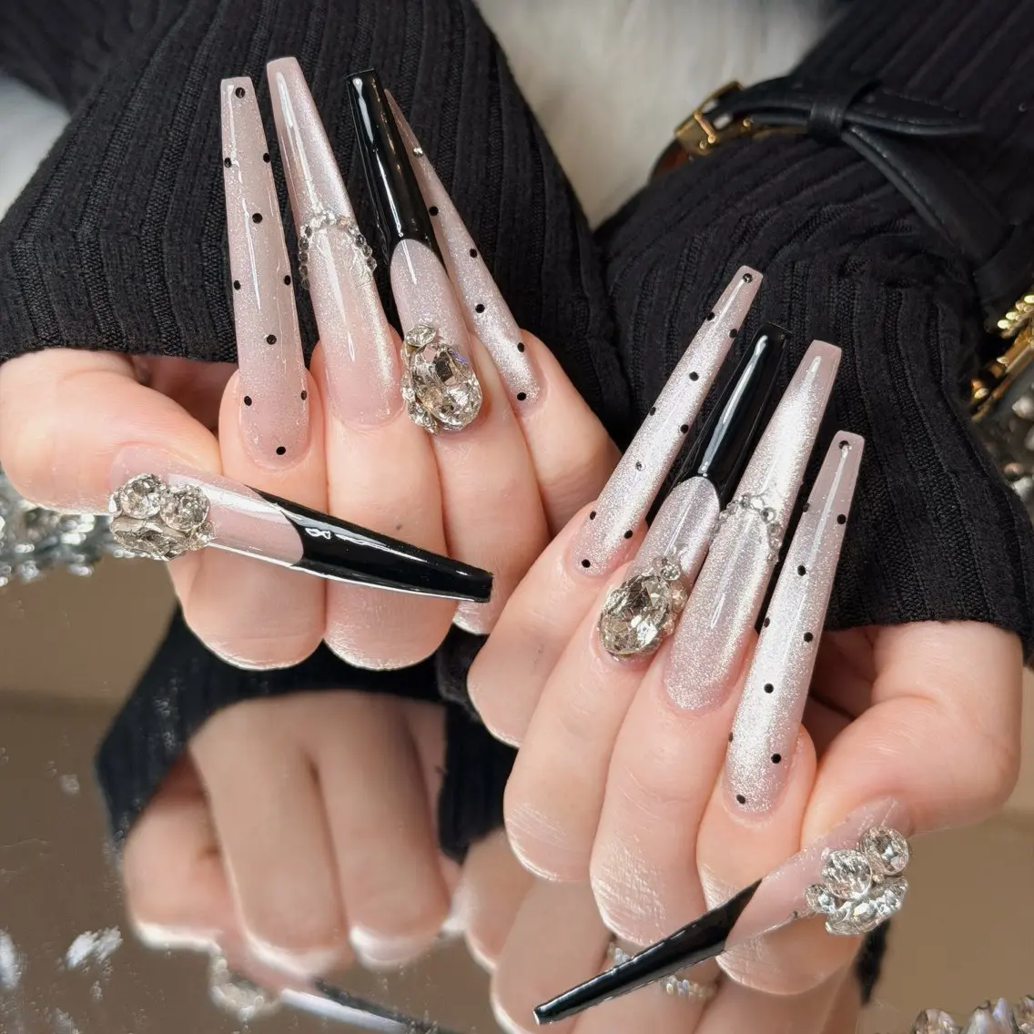 ネイル オーロラネイル 長さ出し フラッシュネイル フレンチネイル ジェルネイル ハンドネイル Amee Nail Salonのネイルデザイン