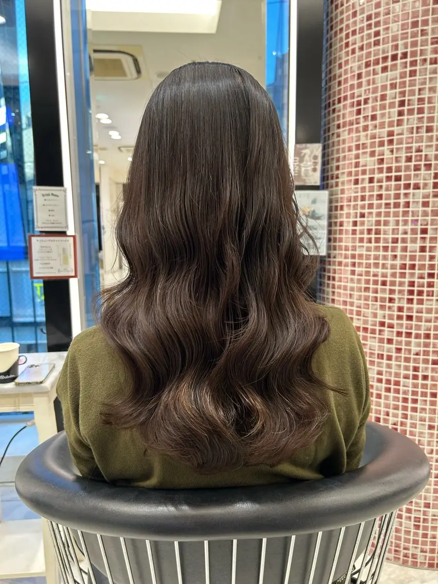 ミディアム カラー パーマ ヘアカラー 韓国っぽ透け感カラー マンツーマン🫧なおのヘアスタイル