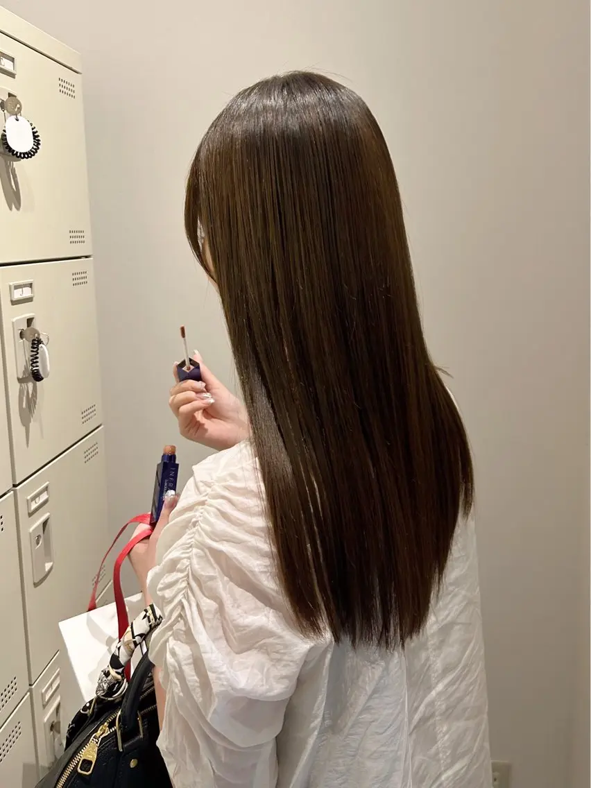 ロング カット ヘアカラー 縮毛矯正 透明感カラー/ 髪質改善✨️🎀萌愛のヘアスタイル