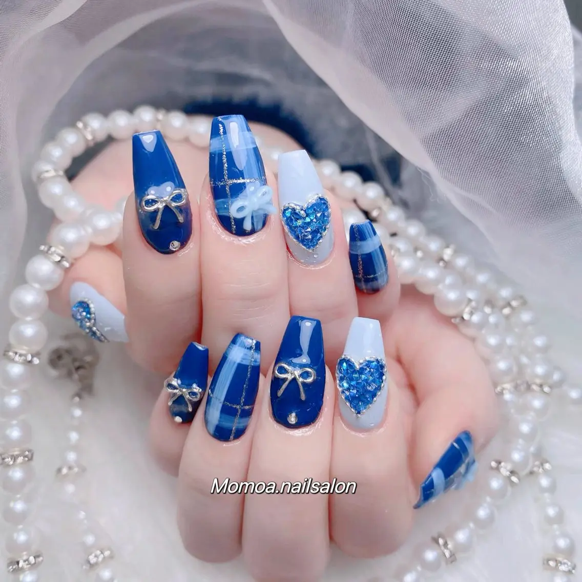 ネイル 成人式 ジェルネイル ロングネイル マグネットネイル ミディアムネイル ハンドネイル MoMoA Nail ネイル長さ出し専門店のネイルデザイン