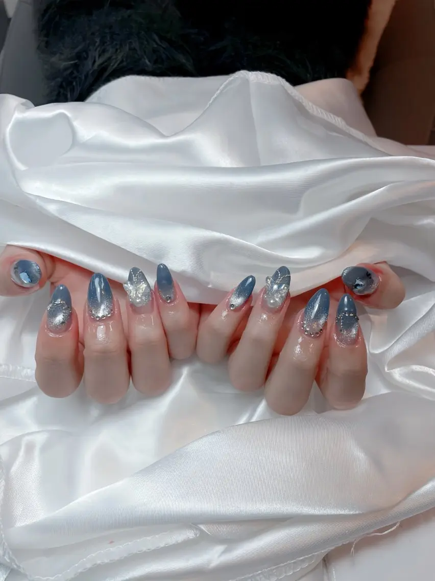 ネイル アートネイル チークネイル ジェルネイル ロングネイル マグネットネイル ハンドネイル Rin Nail 新大久保店のネイルデザイン