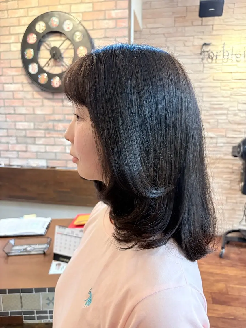 ミディアム 小顔カット 宮澤 由依のヘアスタイル