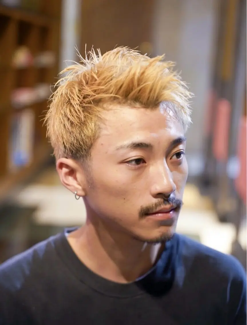 ショート カラー メンズ 永戸 新汰のヘアスタイル