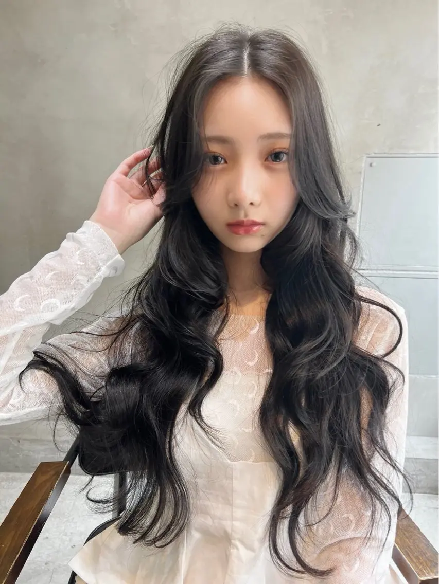 ロング カラー パーマ カット ヘアカラー トリートメント 透明感カラー レイヤー/コウスケのヘアスタイル