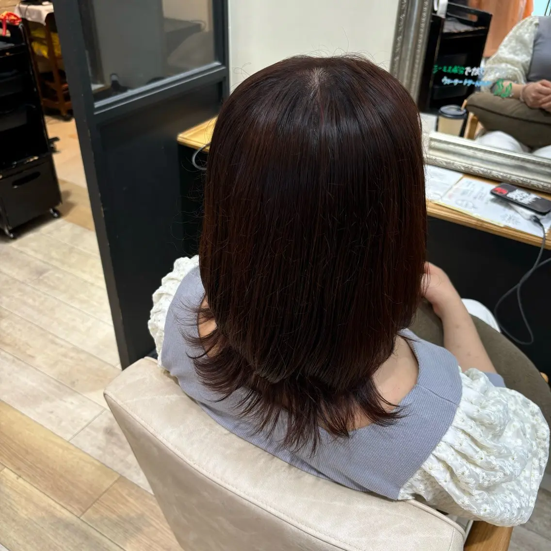 カラー ヘアカラー トリートメント しおり🍬 KOKORO🤍のヘアスタイル