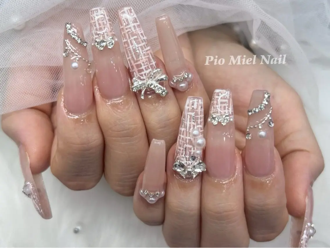 ロング 韓国風ヘア Pio Mielのネイルデザイン