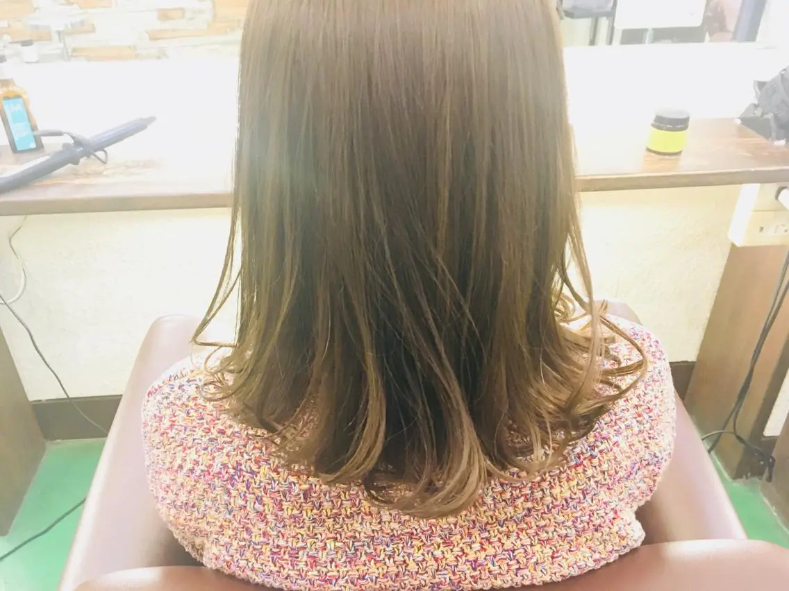 ミディアム カラー Lagom なかだのヘアスタイル