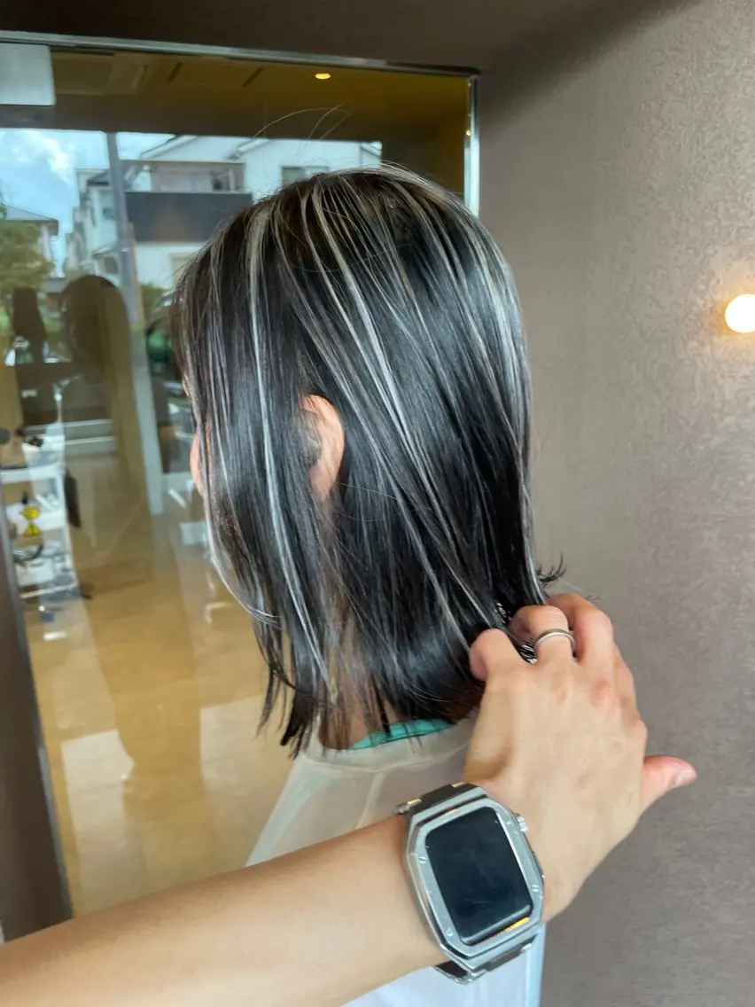 ミディアム ハイライト カット ヘアカラー トリートメント La vielle 西峠のヘアスタイル