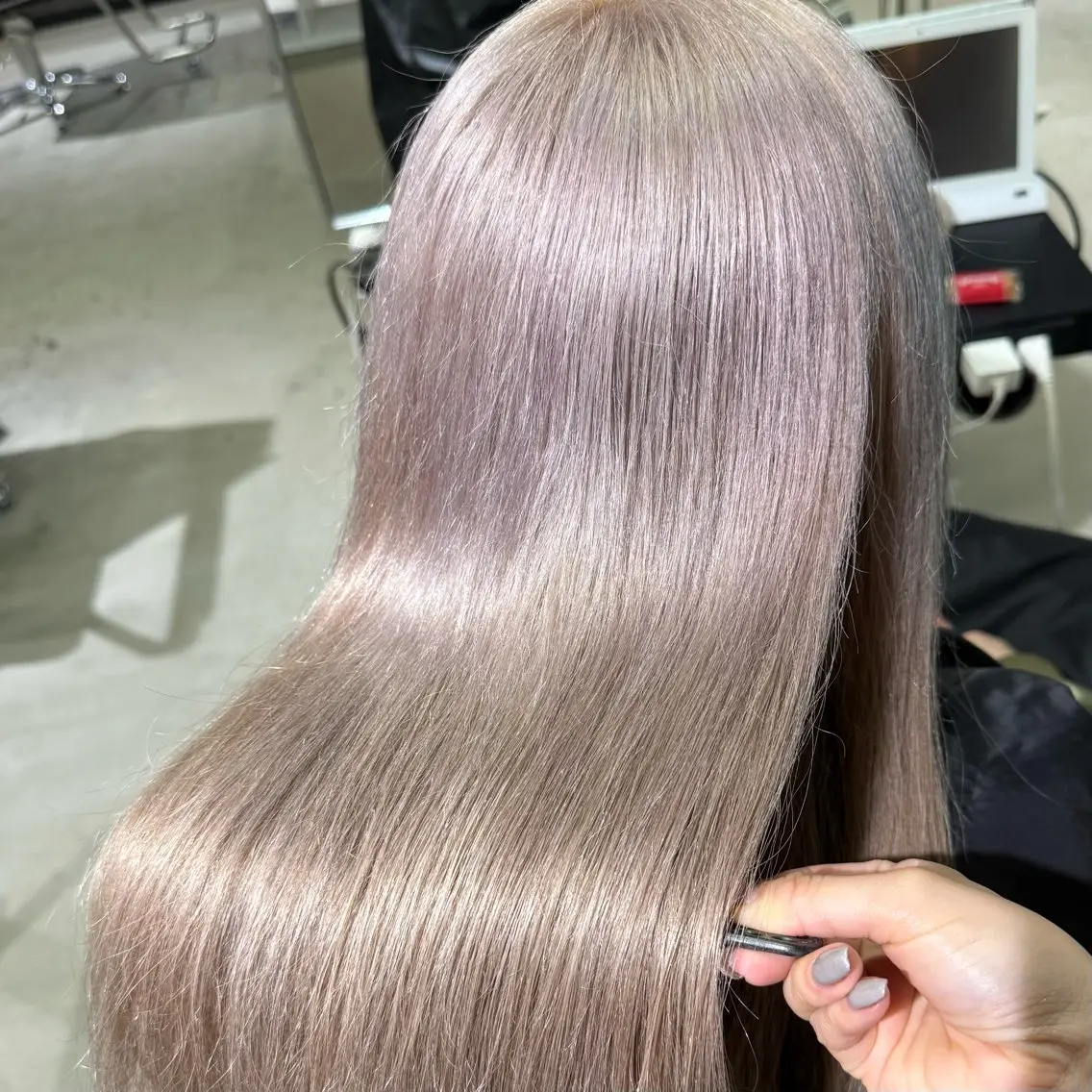 ロング カラー ベージュカラー ブリーチ ケアブリーチ ホワイトベージュ ヘアカラー トリートメント 🎀ミルクティー/暖 色×レイヤー/マリアのヘアスタイル