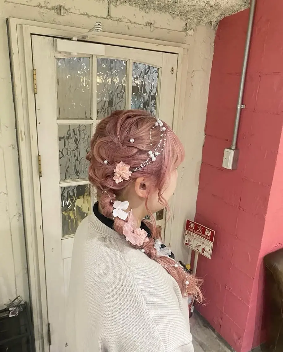 ロング ヘアアレンジ 卒業式のヘアスタイル 透明感うる艶カラー ￤コユキ🫧💞のヘアスタイル