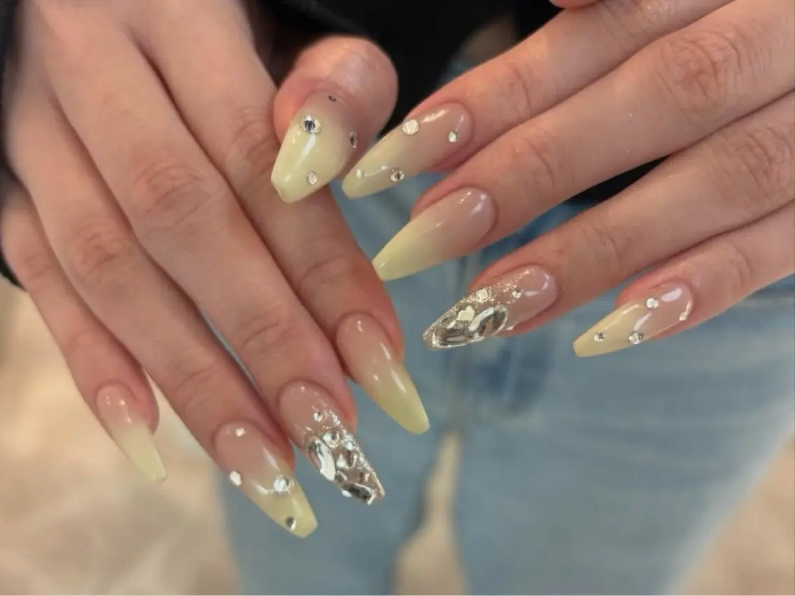 ネイル ガーリー ハート 韓国ネイル ニュアンスネイル リボン ハンドネイル Sora nail 長さ出し専門店のネイルデザイン