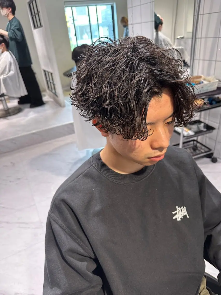 パーマ メンズ メンズパーマ 刈り上げ 新世代パーマ⚡️ の達人トモ⚡️のヘアスタイル