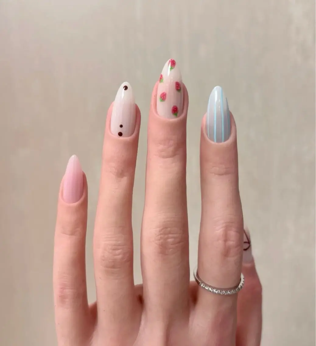 ネイル アートネイル チークネイル 氷ネイル・うるうるネイル 韓国ネイル マグネットネイル ハンドネイル NAILS168 新大久保店のネイルデザイン