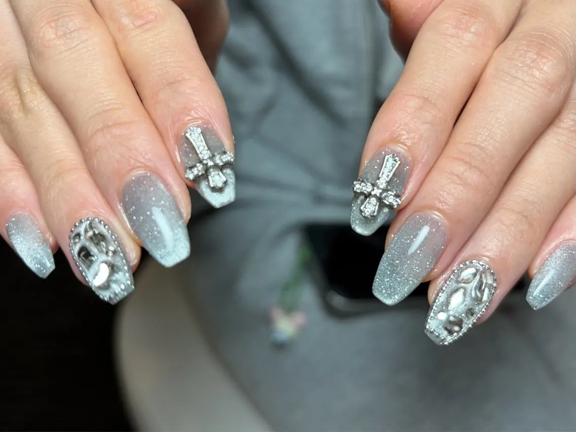ネイル オーロラネイル 長さ出し フレンチネイル ジェルネイル ガラスフレンチ ハンドネイル Rela・S NAILのネイルデザイン