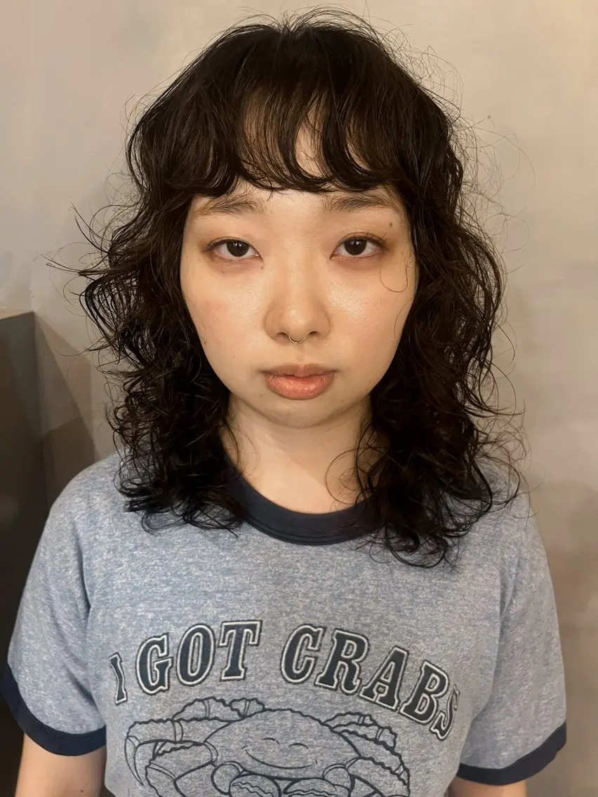 セミロング パーマ ヘアアレンジ セミロングパーマ レイヤーカット 小川 実夢のヘアスタイル