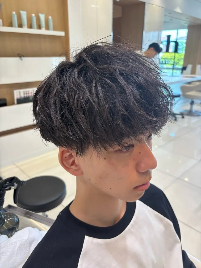 ショート パーマ ツイストスパイラルパーマ スパイラルパーマ ブリーチ🎨デザイン カラー/れいじ🩶のヘアスタイル