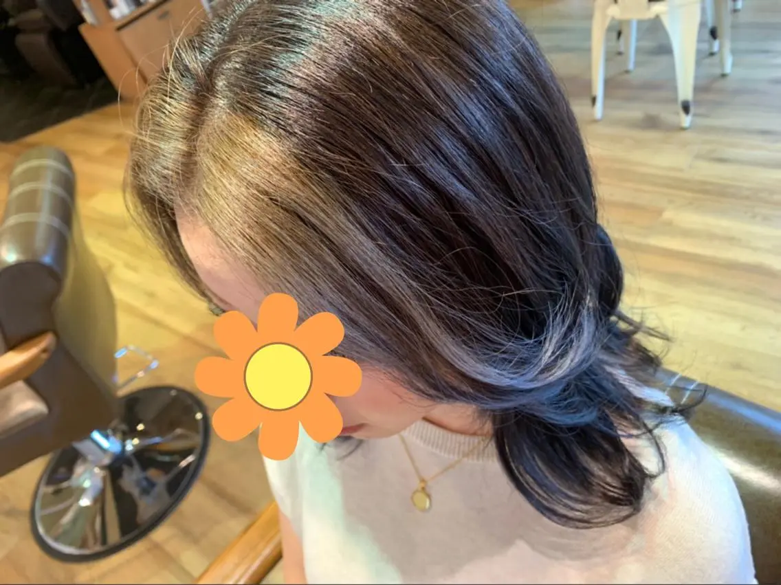 ロング カラー ブリーチ ツキダテ ユイのヘアスタイル