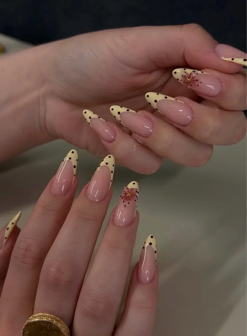 ネイル フレンチネイル キラキラネイル 韓国ネイル シンプルネイル ワンホンネイル ハンドネイル MEI Nailのネイルデザイン
