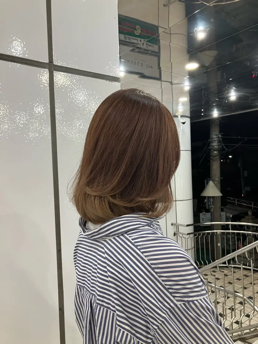 ミディアム 顔周りカット レイヤーカット 平松 里穗のヘアスタイル
