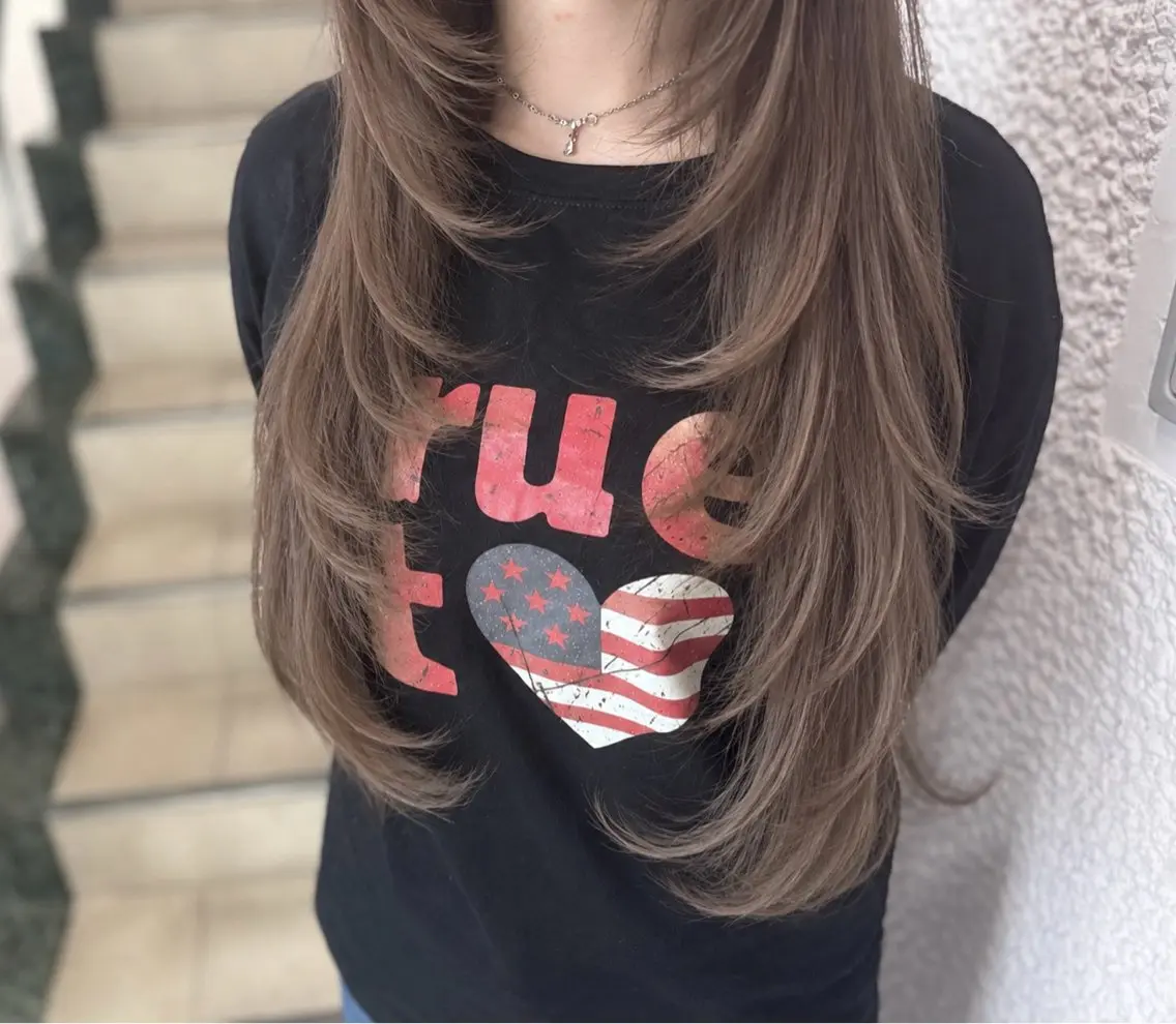 ロング カラー レイヤーカット カット ヘアカラー トリートメント 透明感カラー/ CHINA🎀のヘアスタイル