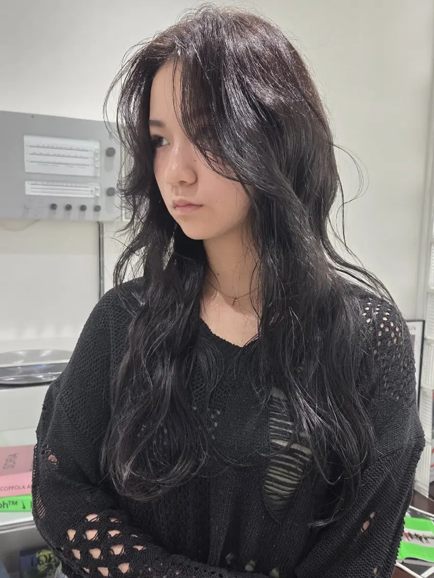 カラー ロング ロングレイヤー 黒髪 透明感カラー ダークグレー ダークグレージュ カット ヘアカラー トリートメント ヨクト/当日直前✨ 予約大歓迎🙆‍♀️のヘアスタイル