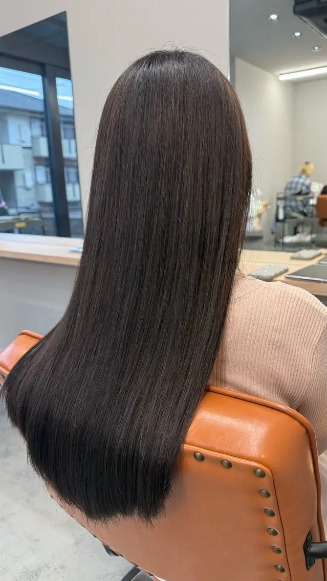ロング カラー 奥尾 安奈のヘアスタイル