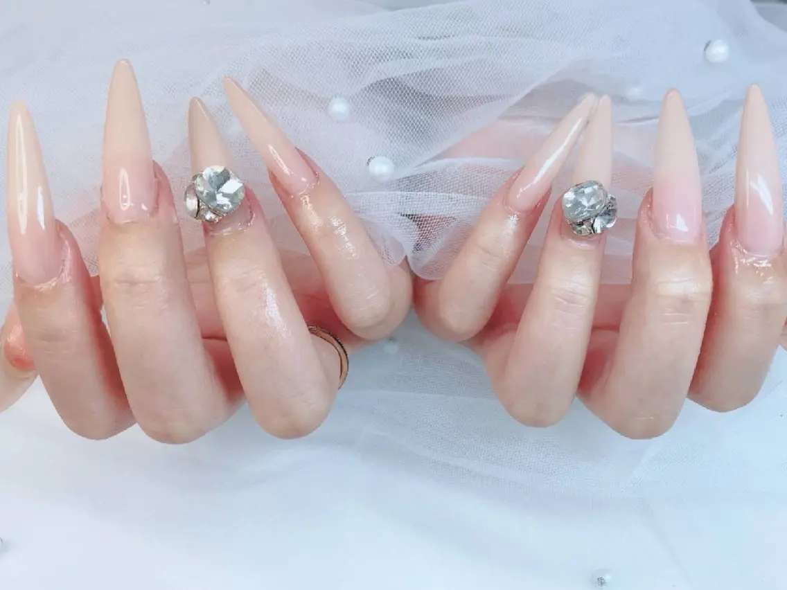 ネイル 長さ出し ハンドネイル ハンドケア 心斎橋Salon Epokkuのネイルデザイン