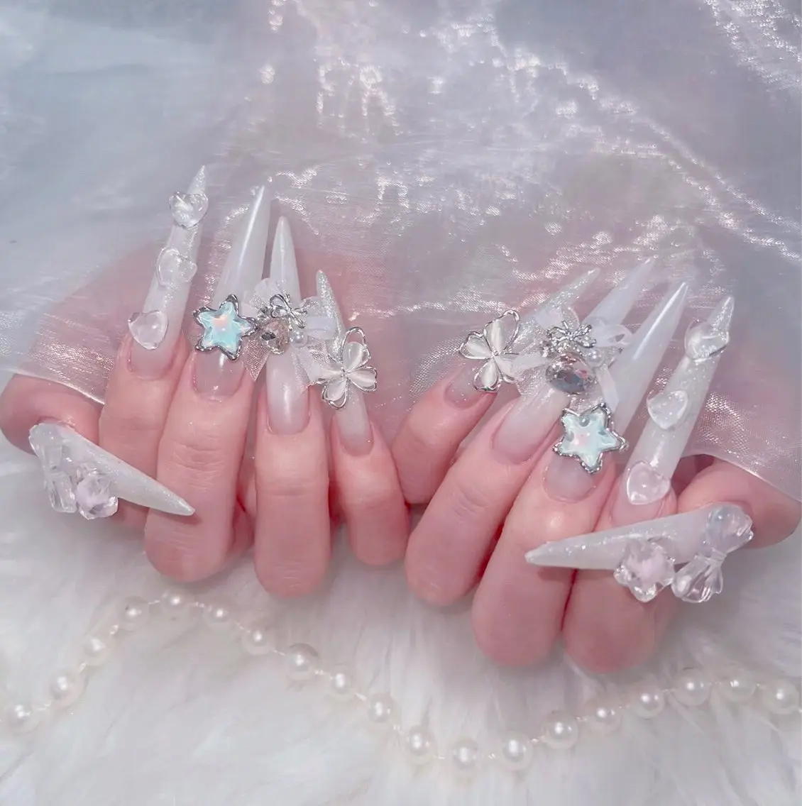 ネイル オーロラネイル 長さ出し フラッシュネイル フレンチネイル ジェルネイル ハンドネイル ハンドケア CiCi Nail Salonのネイルデザイン