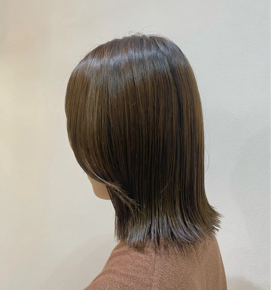 ミディアム ボブ くびれヘア 顔まわりレイヤー レイヤーカット 小顔カット カット ヘアカラー トリートメント ♡オシャ髪♡AI ✂️newi町田のヘアスタイル