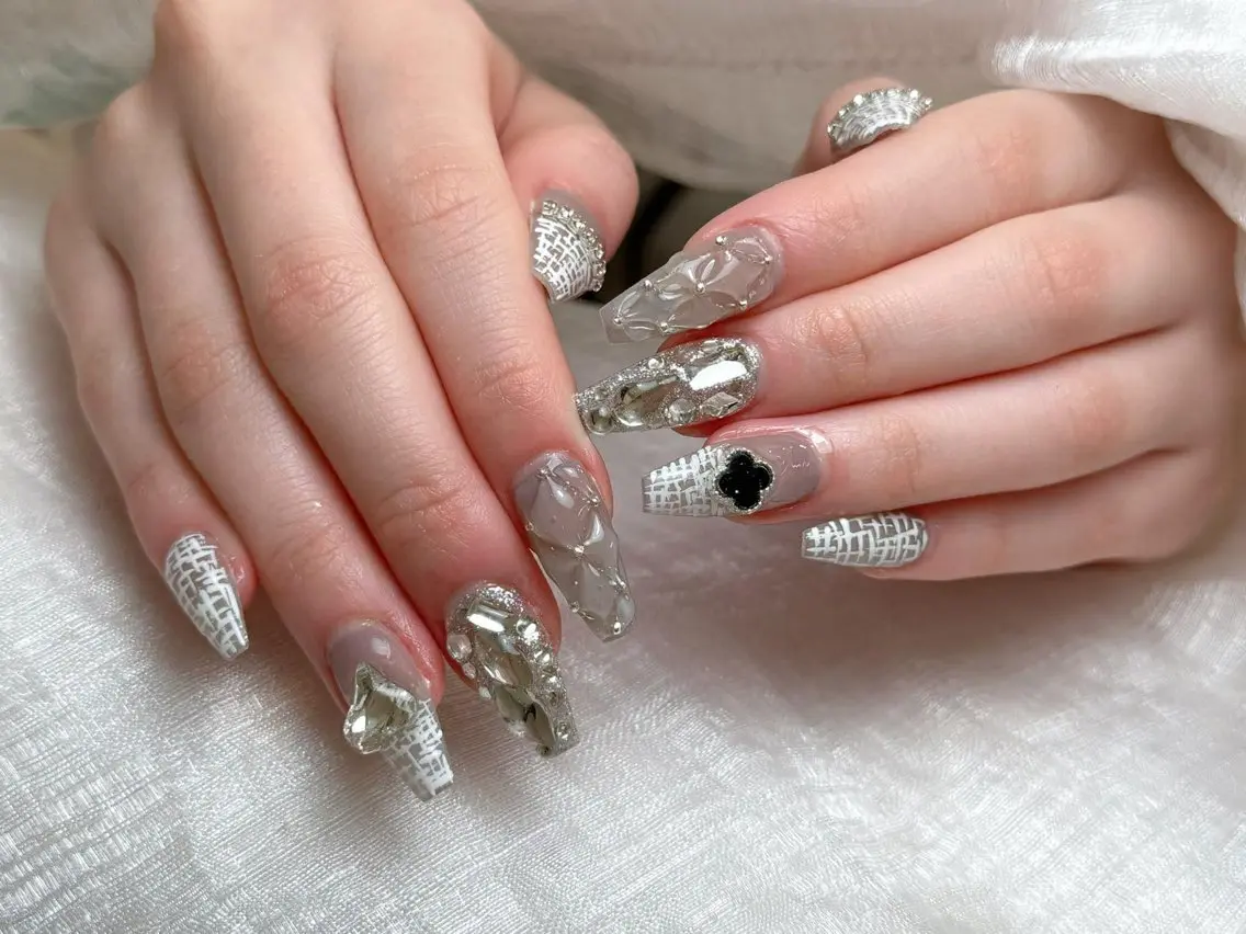 ネイル フレンチネイル ジェルネイル ガーリー 韓国ネイル ロングネイル ハンドネイル NieNail Nezukoのネイルデザイン