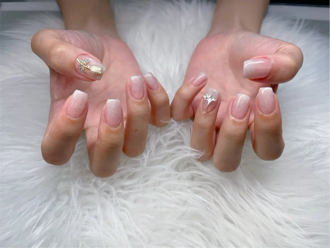 ネイル フレンチネイル ガラスフレンチ ロングネイル マグネットネイル ニュアンスネイル ハンドネイル XIMINANAIL SALON堀江店のネイルデザイン