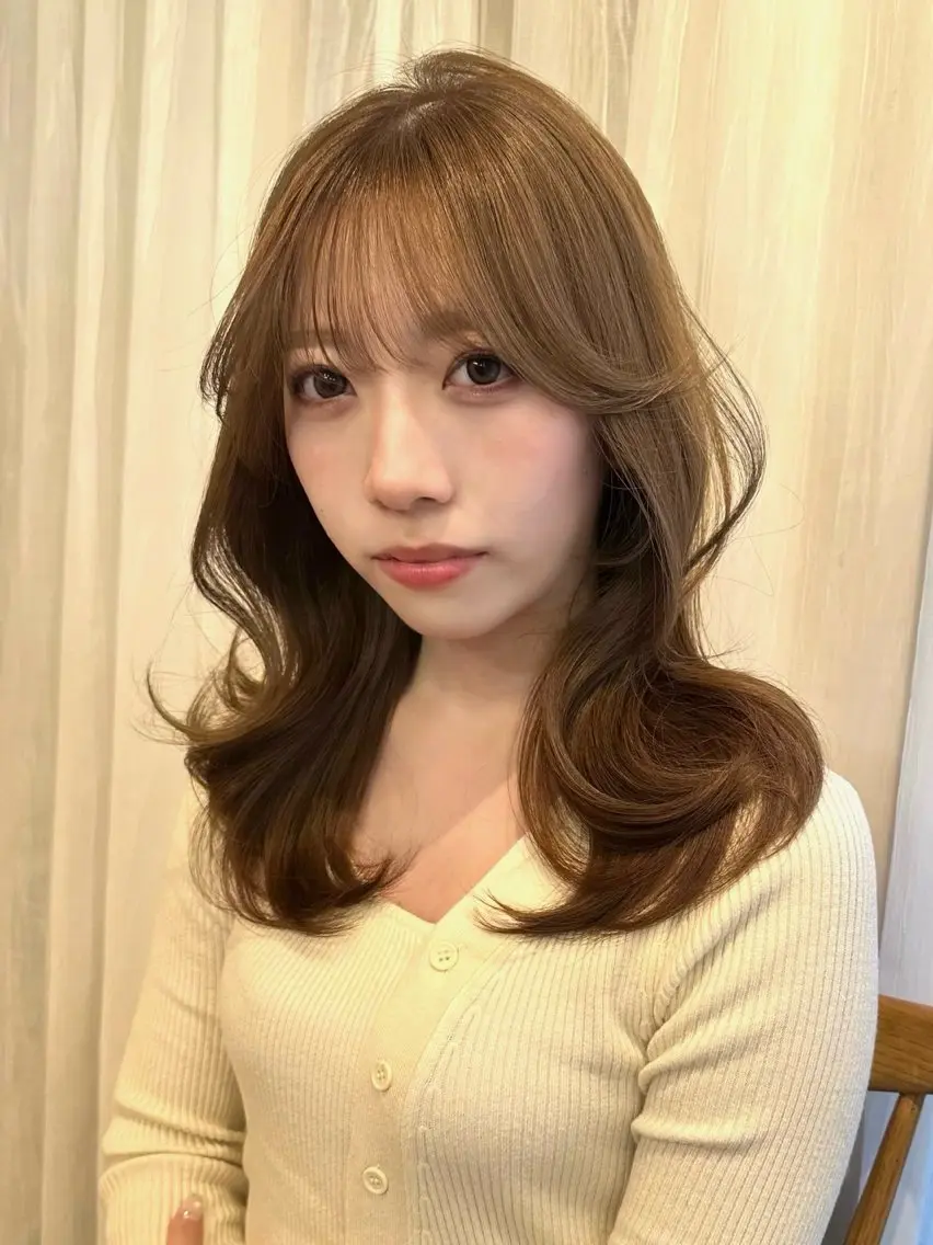 ミディアム カラー ベージュカラー ブリーチ ブリーチなしカラー レイヤーカット 韓国ヘア🦢🖤 Sayumiのヘアスタイル