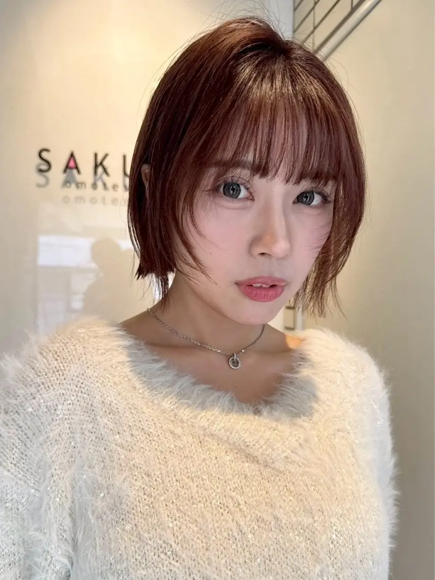 ショート 切りっぱなしボブ ボブレイヤー ボブ くびれヘア 顔まわりレイヤー カット ヘアカラー トリートメント SAKURA omotesandoのヘアスタイル