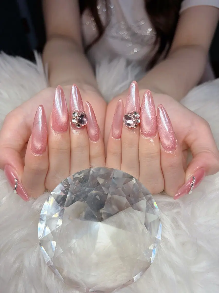 ネイル アートネイル オーロラネイル チークネイル 長さ出し フットネイル Chan nailsのネイルデザイン