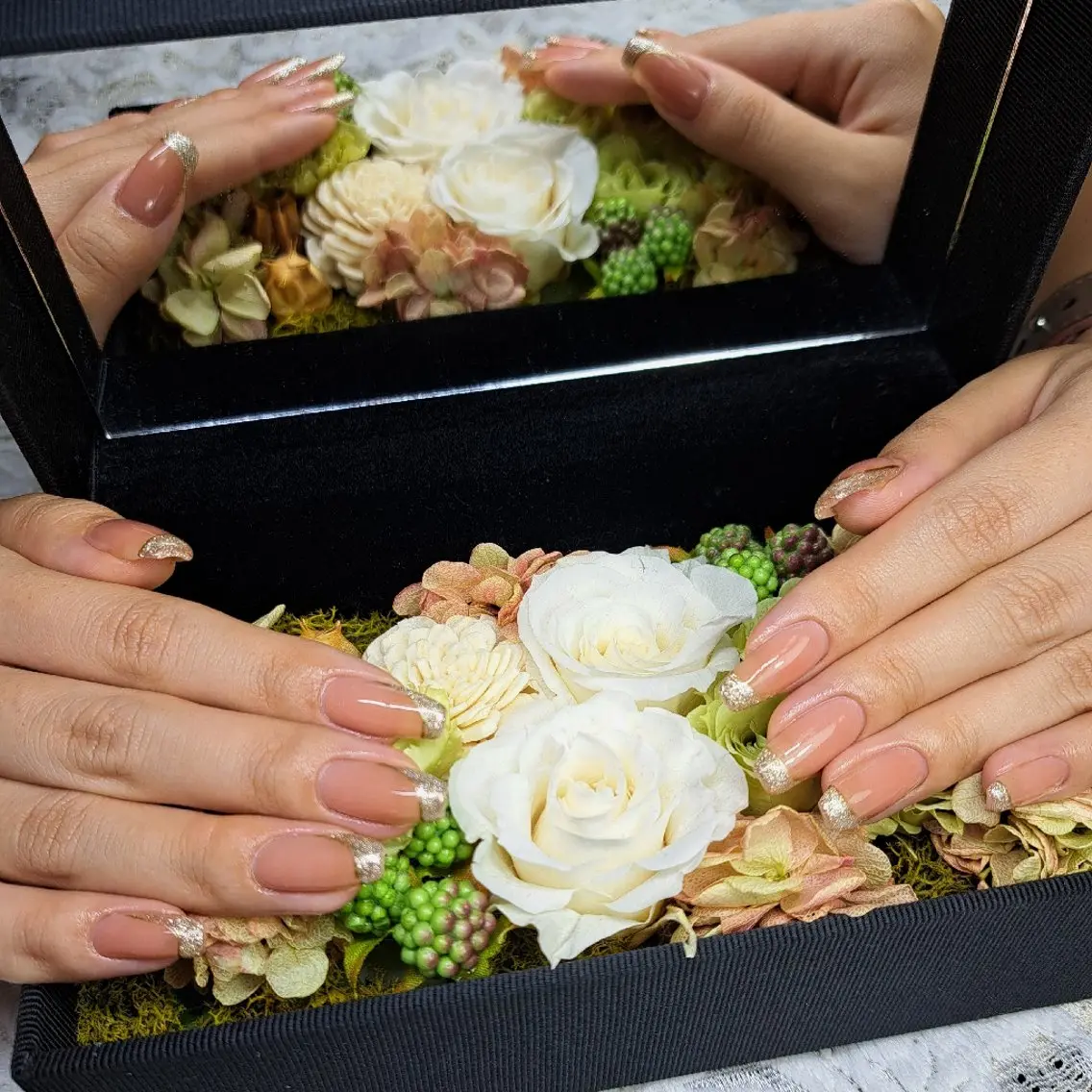 ネイル フレンチネイル ゴールド HAYASHI  Nのネイルデザイン