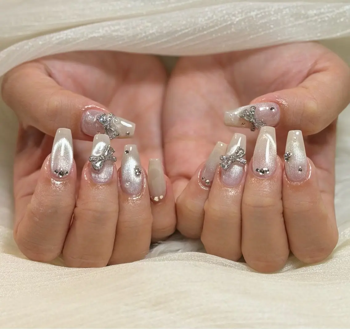 ネイル オーロラネイル チークネイル フットネイル フレンチネイル ジェルネイル ハンドネイル Nichi Nailsのネイルデザイン