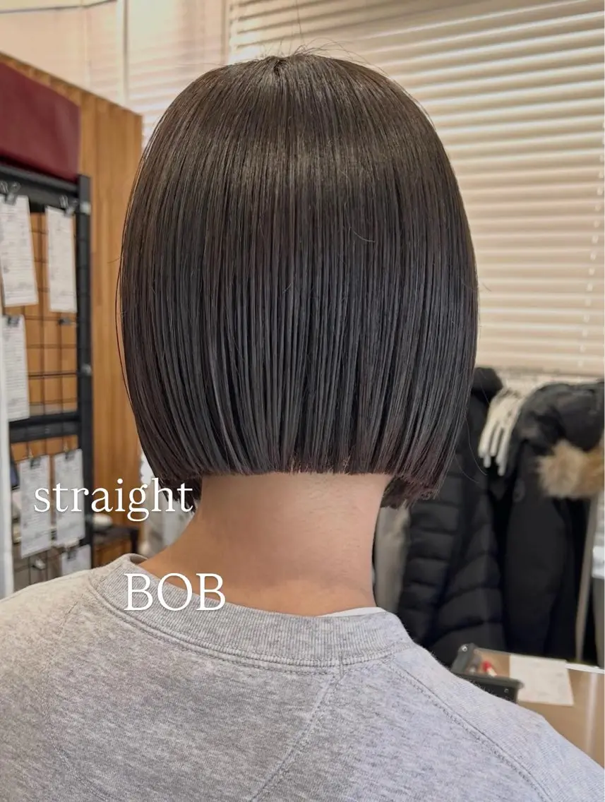 ショート カラー カット ヘアカラー 縮毛矯正 トリートメント ぱつっとボブ/ 小野あかねのヘアスタイル