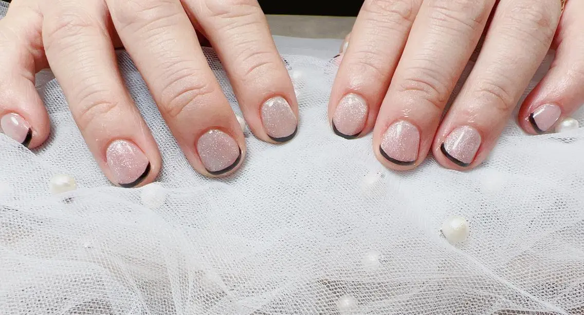 ショート カラー ネイル フレンチネイル マグネットネイル マグネットフレンチ Nail NaNaのネイルデザイン