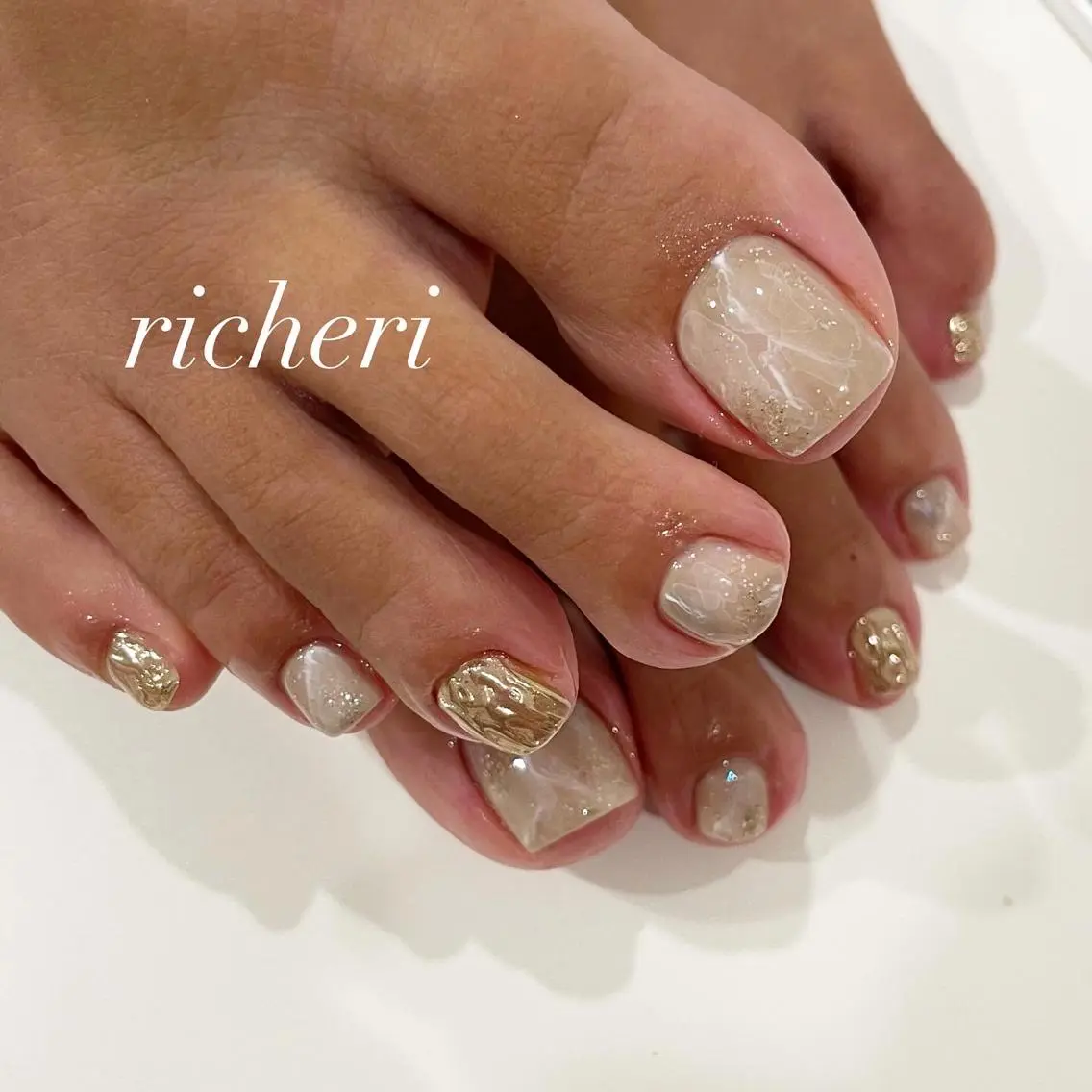 ミディアム ネイル 韓国風ヘア アートネイル フットネイル フレンチネイル ジェルネイル richeri beautyのエステ・リラクイメージ