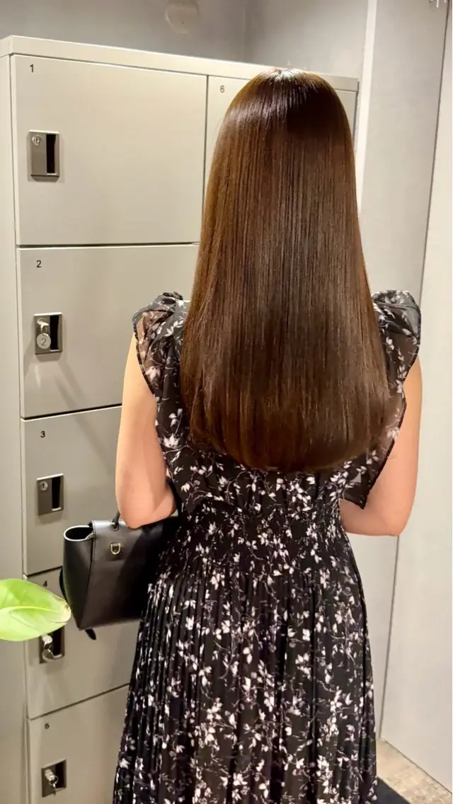 セミロング 髪質改善 岡田 大樹のヘアスタイル