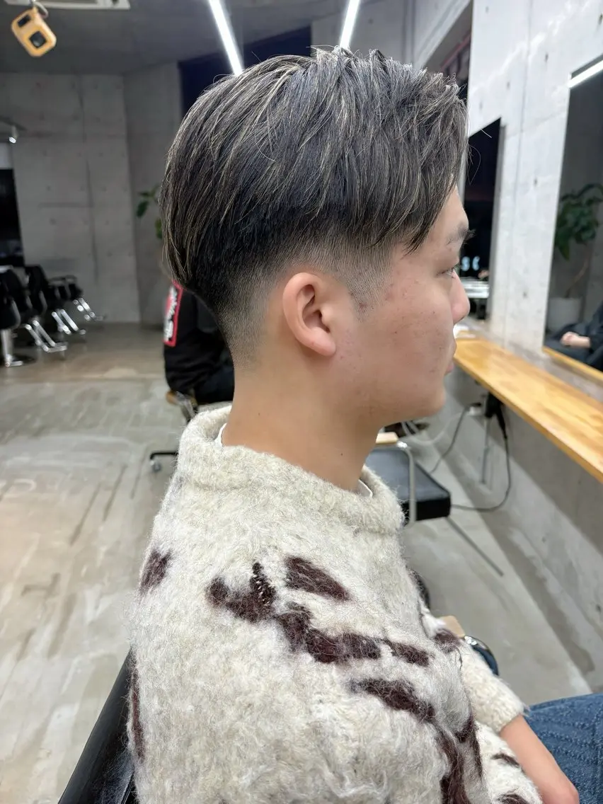 ショート カラー メンズ フェードカット メンズハイライト ハイライトカラー ハイライト son hair HIROEのヘアスタイル