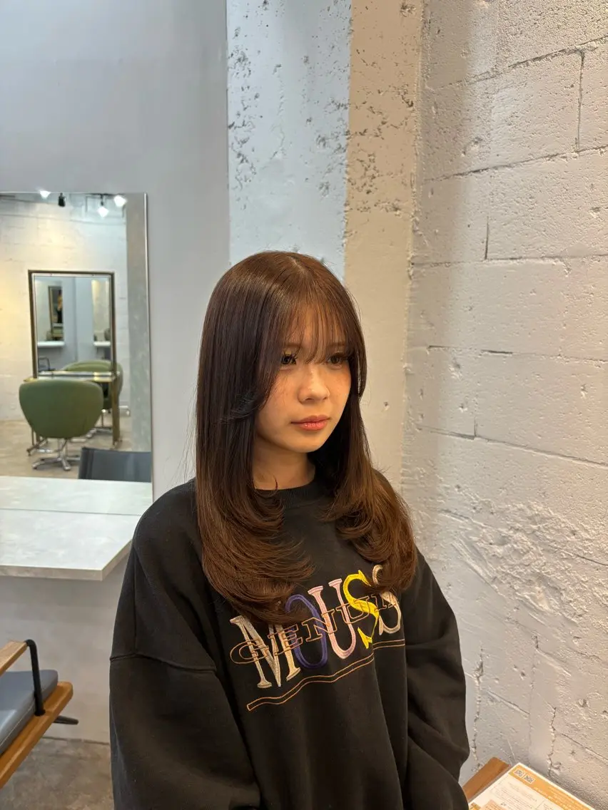 セミロング レイヤーカット 久貝 莉子のヘアスタイル